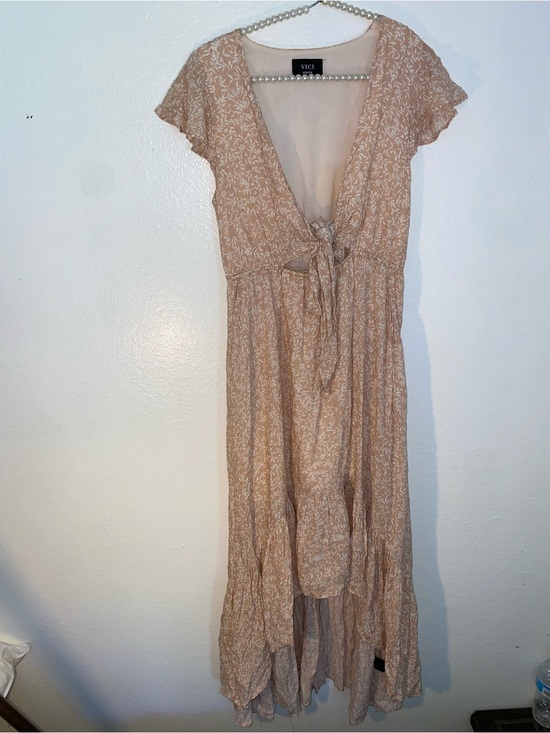 Vici Dresses & Skirts - VICI beige floral maxi high low dress size medium